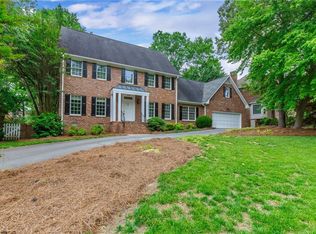 412 Meadowood Dr, Burlington, NC 27215