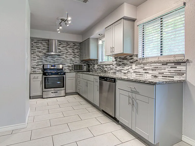 12111 Missel Thrush Ct — Photo 8