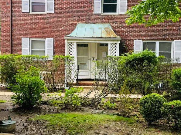 146 Manor Dr, Red Bank, NJ 07701