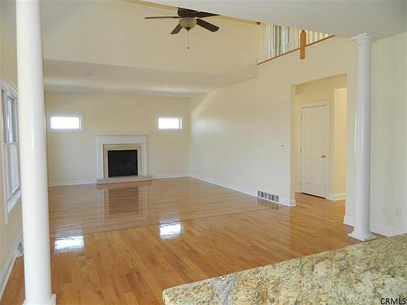 3rd image of 49 Crimson Cir