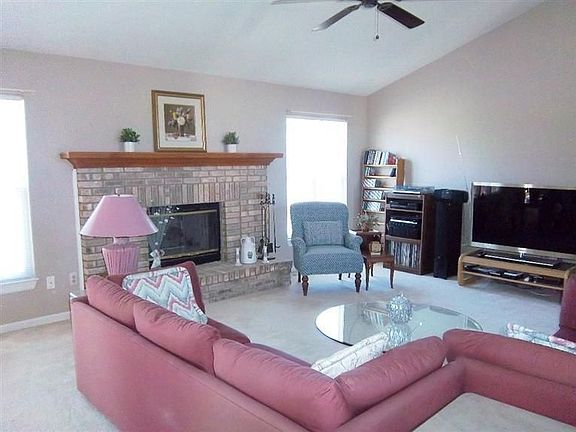 3rd image of 3090 Birchwood Dr