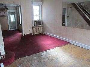 5th image of 192 W Wishart St