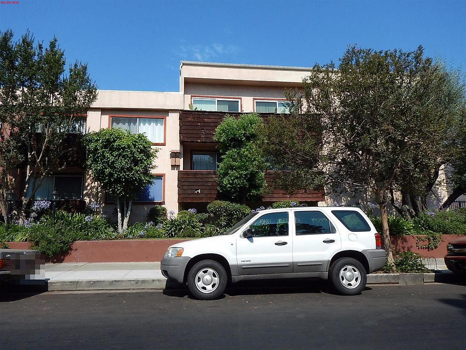 1st image of 5349 Newcastle Ave APT 61