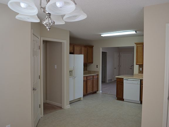 3rd image of 5723 Oakley Dr