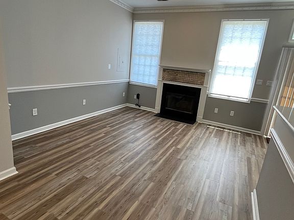 3rd image of 208 W Park Dr