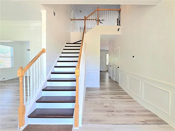 4th image of 1140 Foxcroft Dr