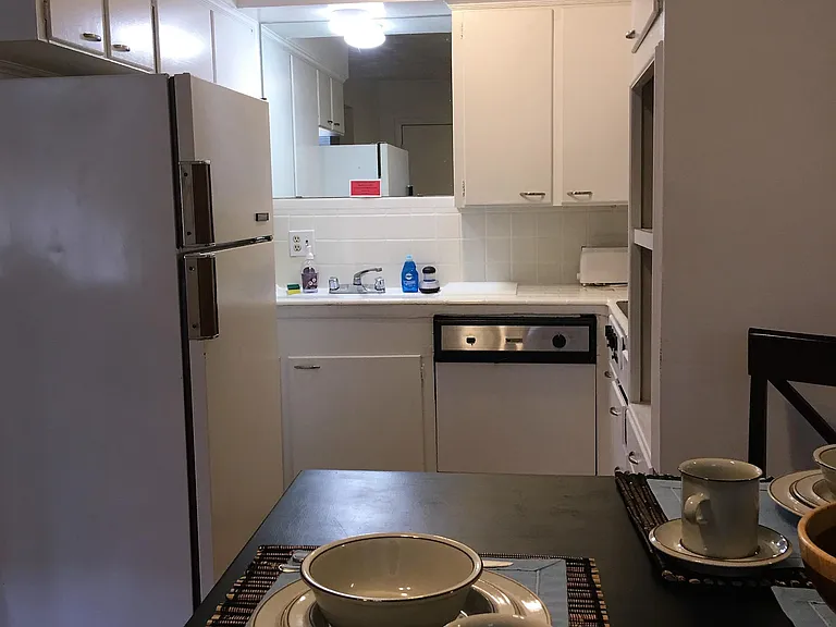 Large Nicely Equipped Kitchen