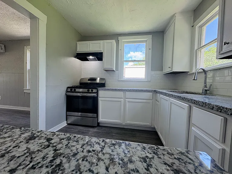 1501 Nashby St — Photo 14