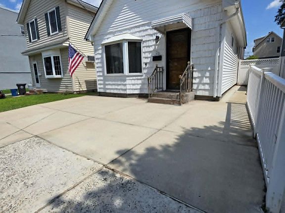 2nd image of 35 Shelley Ave