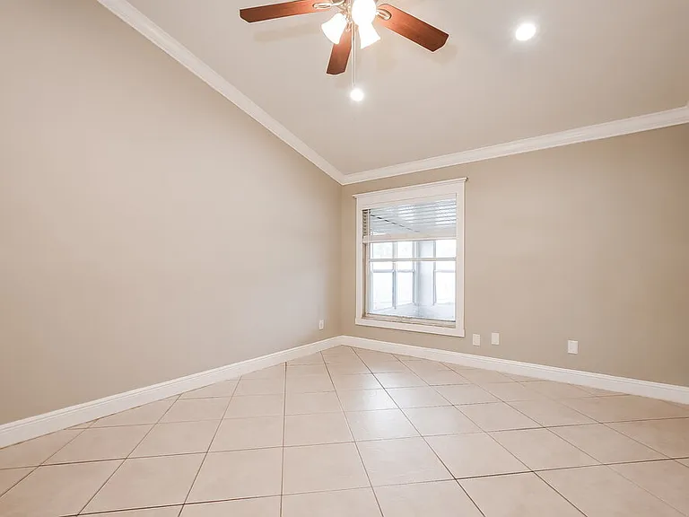 2708 Ashley Ct — Photo 12