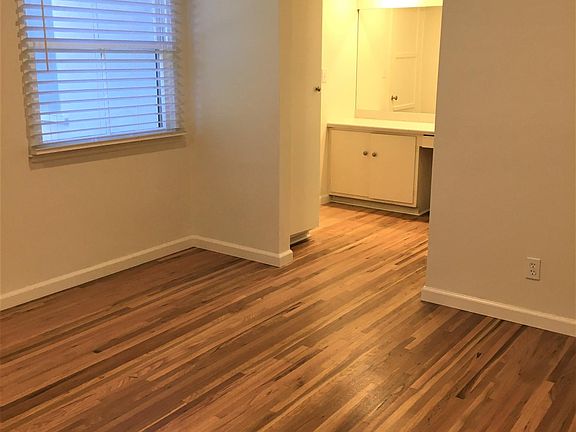 4th image of 3160 Butler Ave