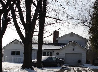 8627 Meadowbrook Dr, Burr Ridge, IL 60527