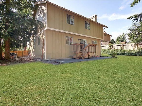 2nd image of 12315 205th Avenue Ct E