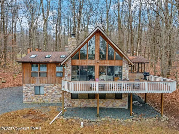 1587 Locust Ln, Pocono Lake, PA 18347