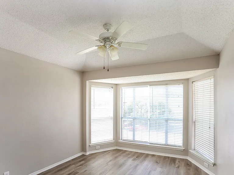 3404 Roddy Dr — Photo 13
