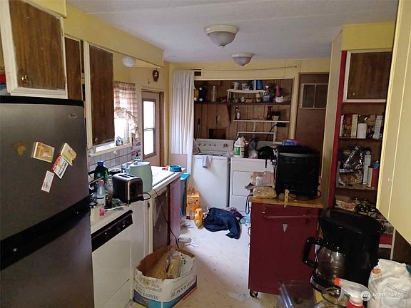 3rd image of 9425 56th Street SE #26