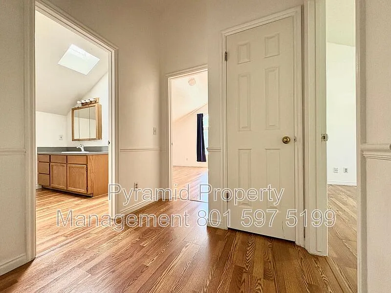 3 bed, 2.0 bath, 1500 sqft, $2,150 — Photo 4