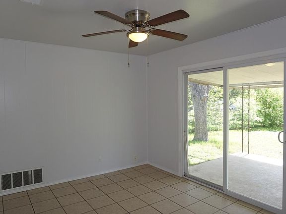 4th image of 214 Avenue E St