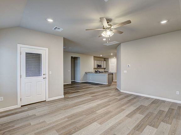 5th image of 4205 Sara Park Dr