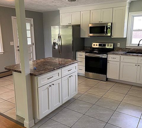 4th image of 433 Courtland Cir