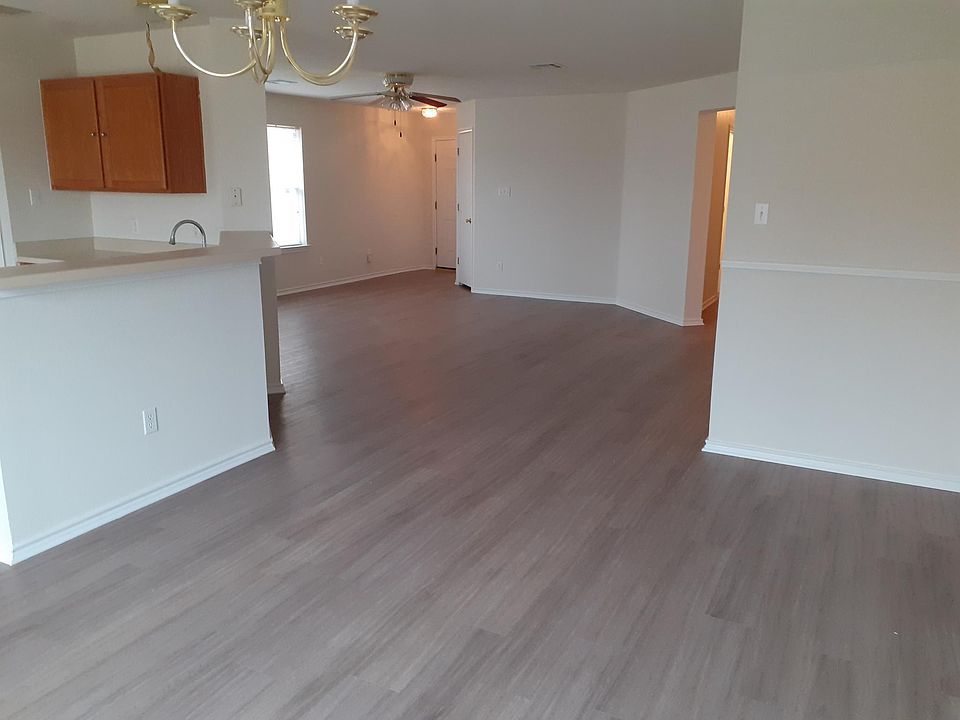 1st image of 108 Outfitter Dr