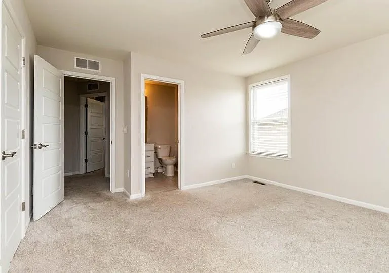 1127 Longspur Blvd — Photo 19