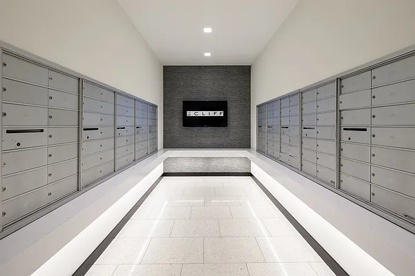 Rented by Greystar | media 7