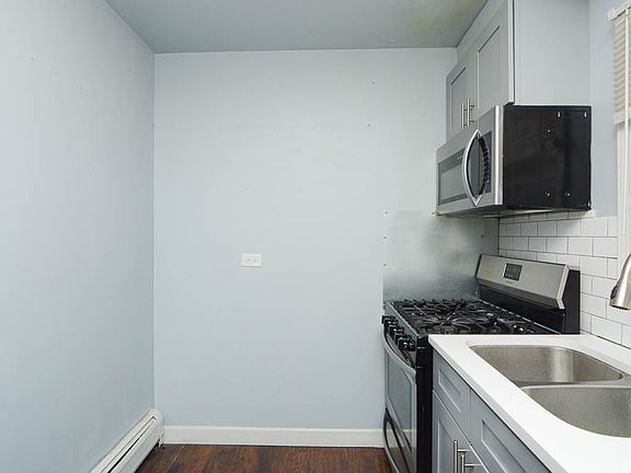 5th image of 7319 N Rogers Ave #107
