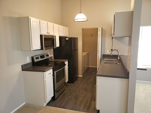 5th image of 402 Shelter Dr