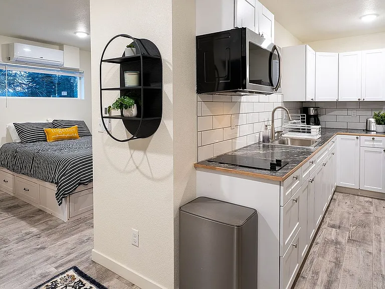 Easy Street Townhomes — Photo 2