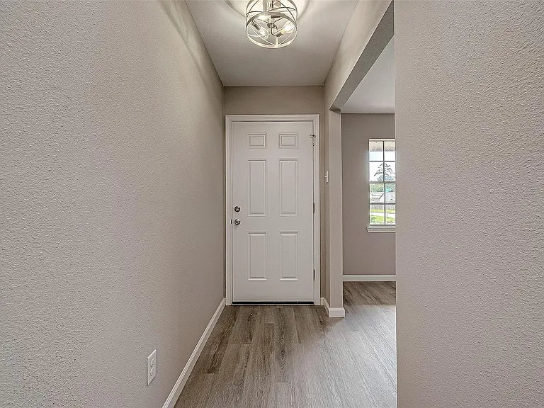 8619 Valley Meadow Dr — Photo 9