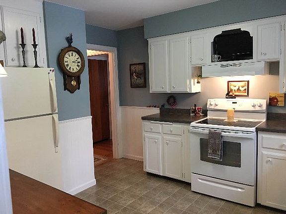 3rd image of 27 Todd Ave