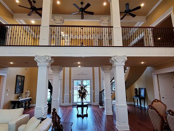 4th image of 3121 Southern Hills Ln
