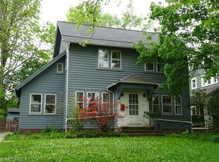 3084 Essex Rd, Cleveland Heights, OH