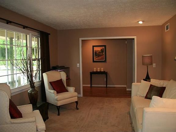 2nd image of 4548 Cedar Knoll Dr NE