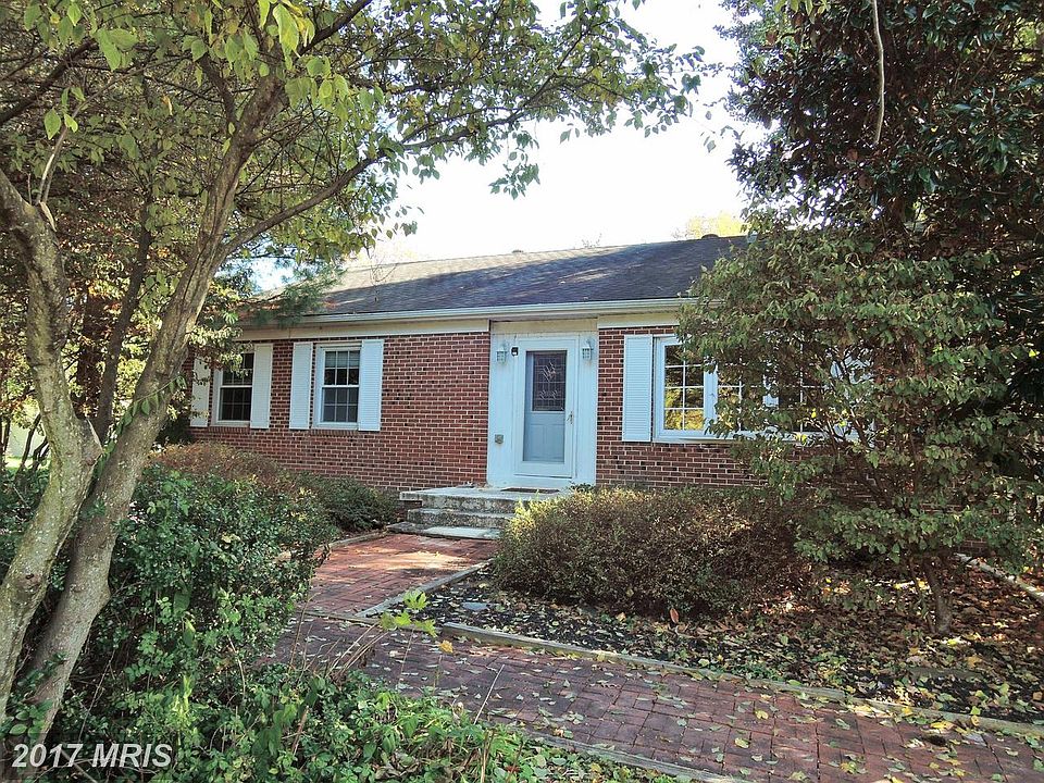 1st image of 2311 Edwards Ln