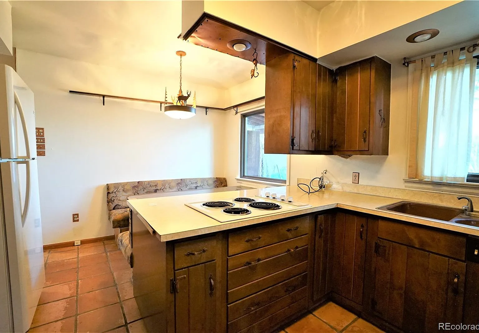 2 bed, 1.5 bath, 1409 sqft, $2,700 — Photo 3