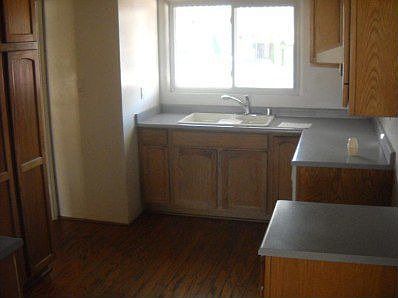 4th image of 2822 Valencia Dr NE