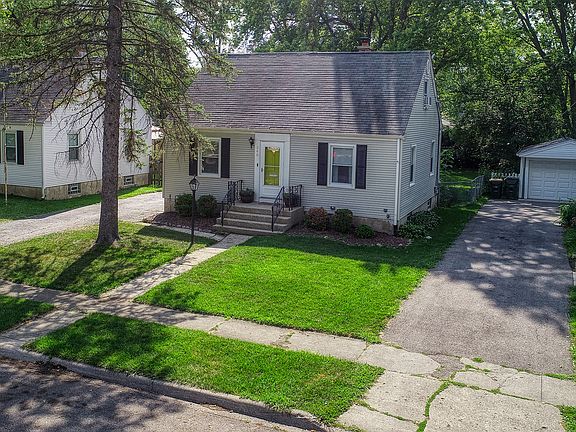 3rd image of 240 N Lincoln Ave