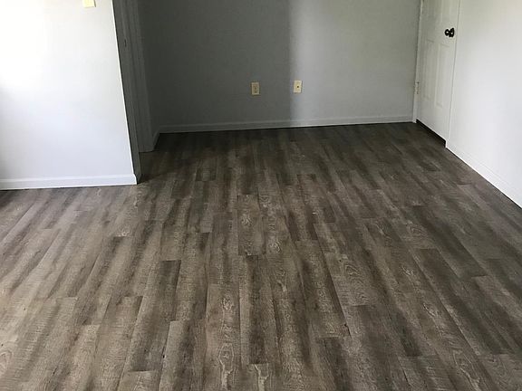 4th image of 2084 W 4th St