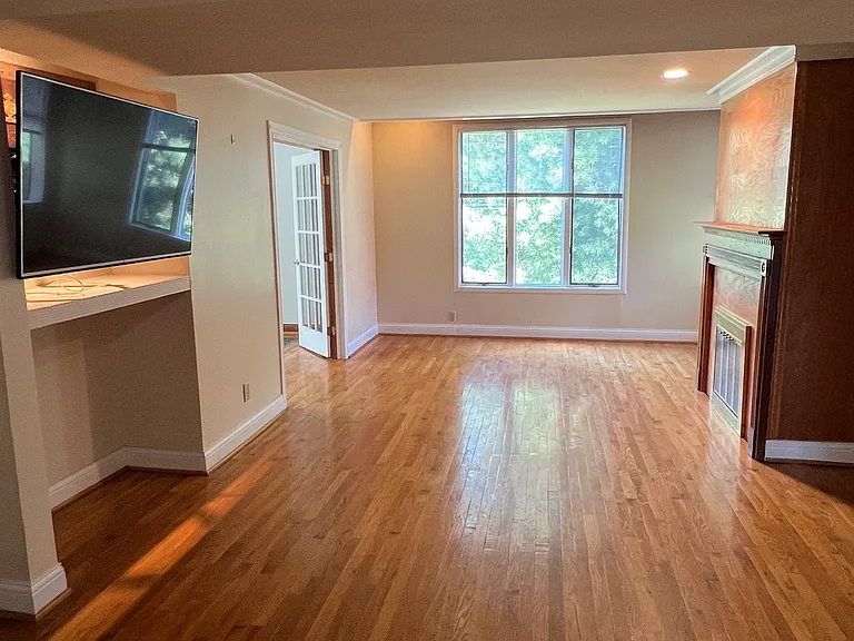 950 Burton Ave #2 — Photo 6