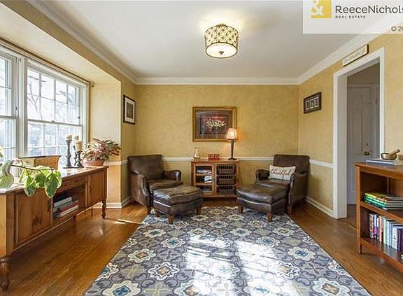 3rd image of 1206 W 67th Ter