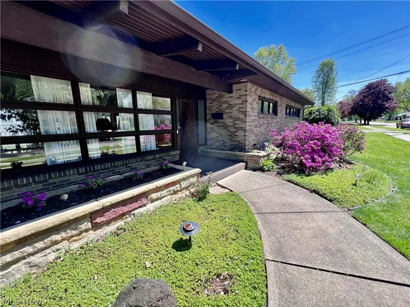 500 E Iron Ave, Dover, OH 44622