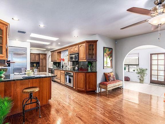 3rd image of 6324 N Calle De Ona