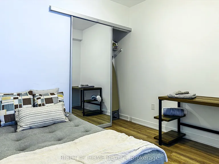 634 Church St #1401 — Photo 16