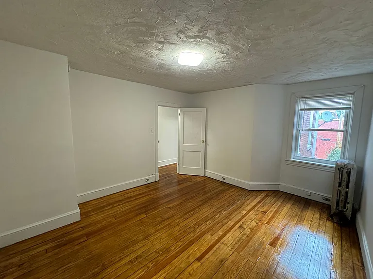 445 S 17th St — Photo 11