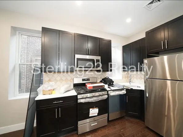 28-17 Astoria Boulevard image 1 of 8