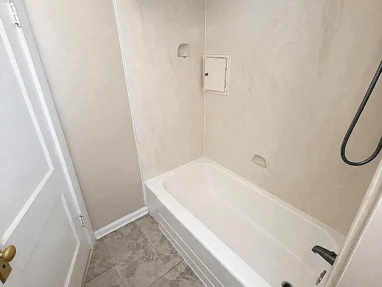 4136 Fairview Dr — Photo 33