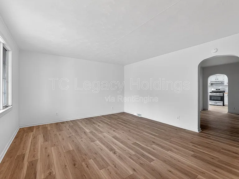 321 Clark St — Photo 3