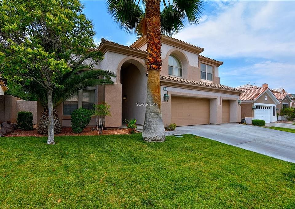 1st image of 44 Chateau Whistler Ct